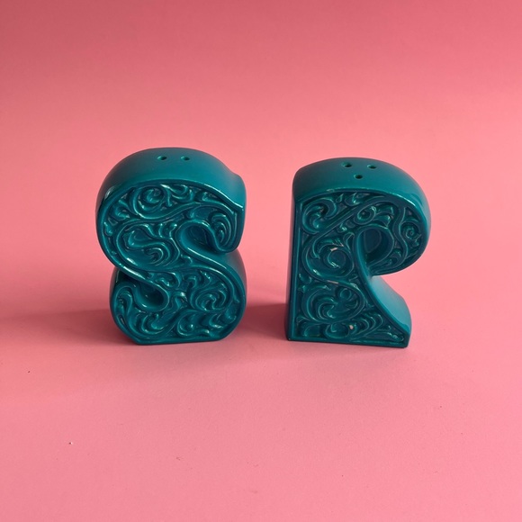 Vintage made in Japan teal salt and pepper shakers in groovy condition - Picture 1 of 5